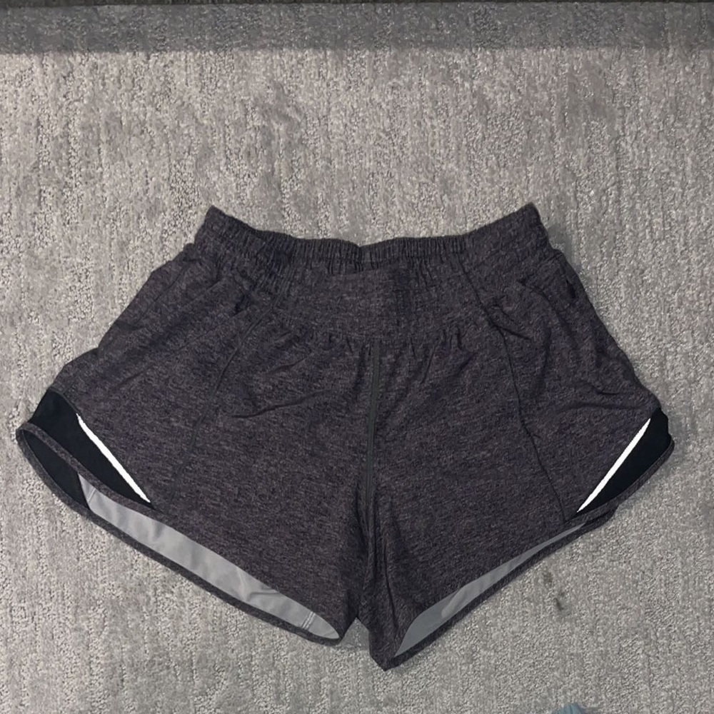 Lululemon hotty hot 4 inch